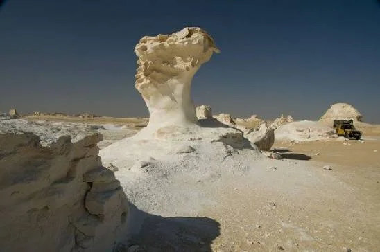White Desert's Chicken Rock